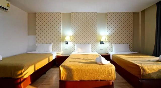 Трёхместный номер Standard с красивым видом из окна Phornpailin Riverside Resort