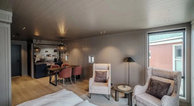 Полулюкс с видом на горы Henningsvær Bryggehotell - by Classic Norway Hotels