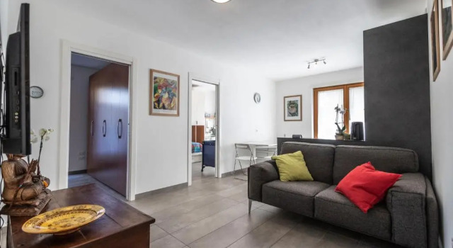 Апартаменты LakeGarden Apartment