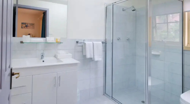 Номер Standard с балконом Riverview Boutique Motel