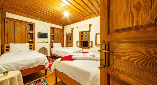 Четырёхместный номер Standard с видом на сад Hanedan Konak Hotel