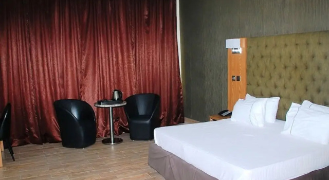 Oaklands Hotel Enugu, Prenota Hotel Hotel a Enugu con colazione, Colazione