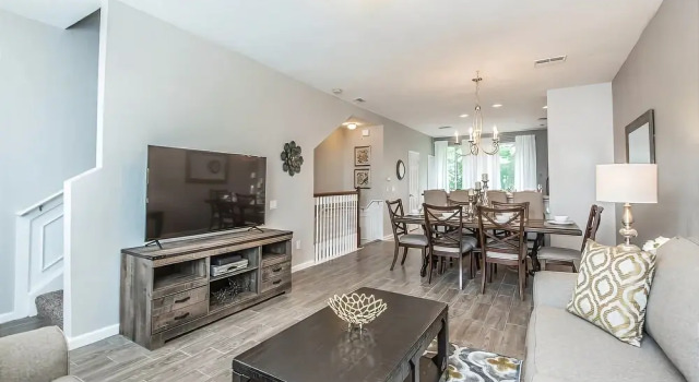 Updated Townhome, Near Conv Ctr, Universal & I-dr