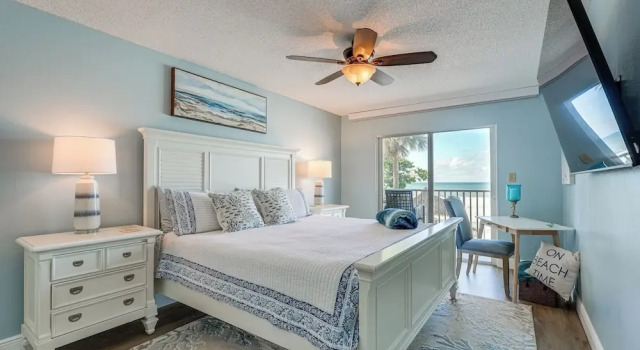 Beachfront Redington Shores Condo w/ Pool!, Забронировать Апартаменты/квартира Апартаменты Редингтон-Шорс, Апартаменты/квартира