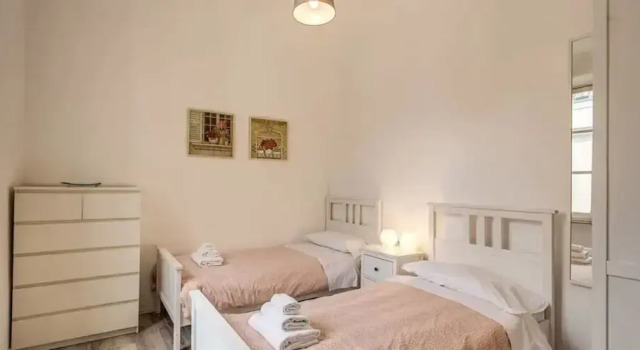 Colosseo 2 Bedroom Walking Distance, Забронировать Апартаменты/квартира Рим Лацио, рядом с Вокзал Термини