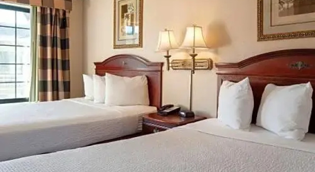 Номер для гостей с ограниченными возможностями Studio City Court Yard Hotel