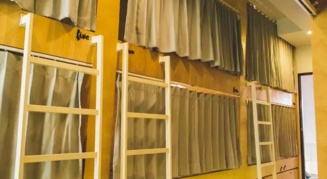 Кровать в общем номере Pakping Hostel