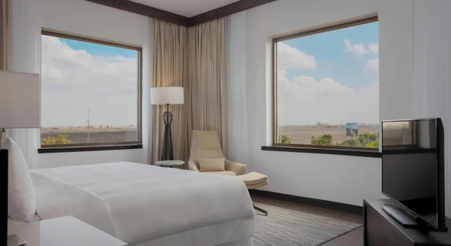 Двухместный люкс Executive с видом на парк Four Points by Sheraton Nairobi Airport