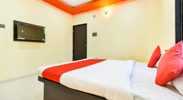 OYO Flagship 61327 Hotel Manish Inn, Забронировать Отель Отели штата Махараштры 3 звезды, 3*
