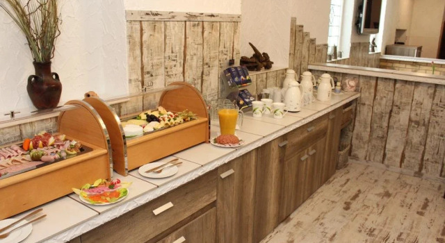 Ringhotel Altstadt-Palais LIPPISCHER HOF, Забронировать Отель Отели Бад-Зальцуфлен с бассейном, Бассейн