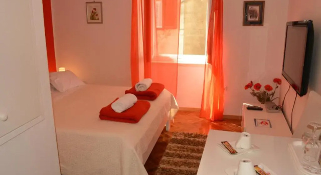 Rooms Goga, Забронировать Отель Отели Задар 3 звезды, рядом с Old Port of Foša, 3*