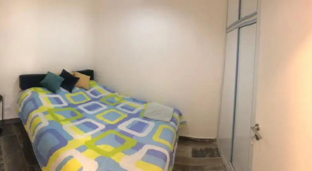 1 Bed Chalet - Sleeps 2 - Pets - Pool - Smoking, Prenota Chalet Cottage a Baabda, Cottage