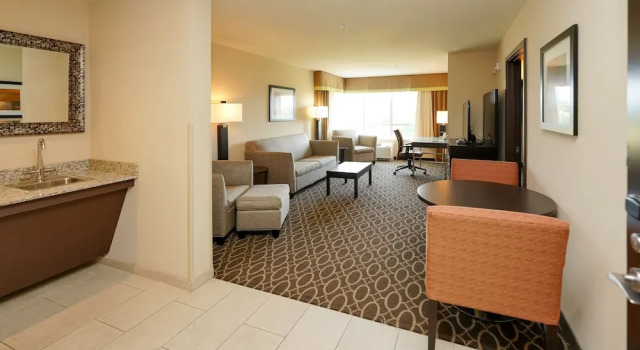 Люкс c 1 комнатой Holiday Inn Murfreesboro by IHG