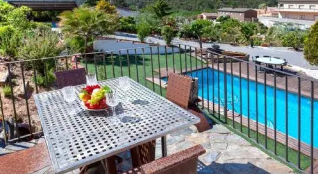 House Lovely Lloret de Mar, Забронировать Отель Отели Провинции Жирона 3 звезды, 3*