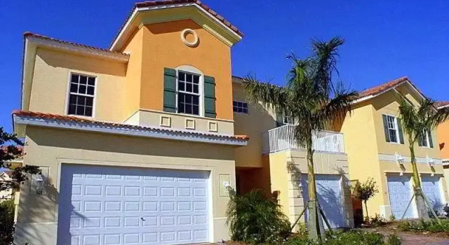 Universal Vacations Sail Harbor Condos