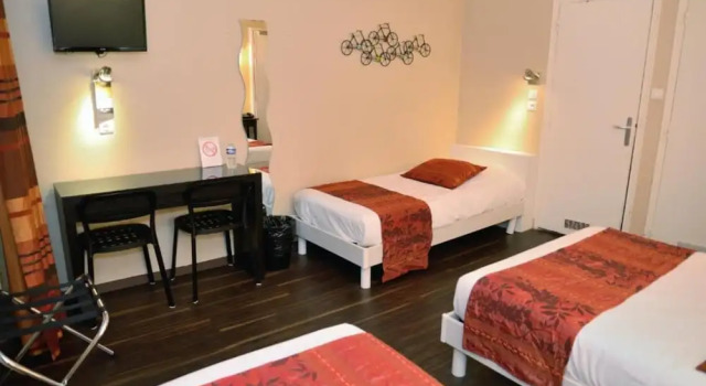 Семейный номер Standard EtC...Hôtel - Strasbourg Hyper Centre