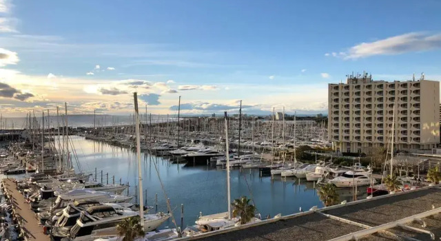 Апартаменты Appartement vue mer et port, refait a neuf pour vous ! Climatisé