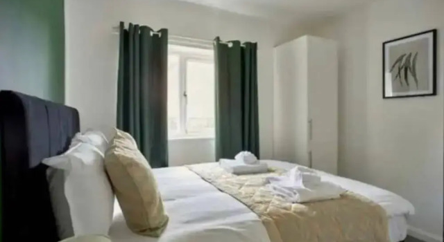 Cosy 3Br House With Fireplace & Private Garden, Boek Hotel Hotels in Nottinghamshire met parkeren, Parkeren