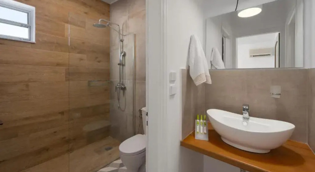 Коттедж с 2 комнатами Milos Villas Complex