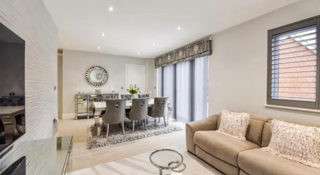 Luxury 4 Bedroom Detached House, Book Hotel Hoteller i Waterlooville med morgenmad, Morgenmad