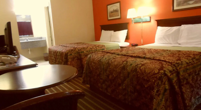 Magnuson Hotel & Rv Park, Varaa Hotelli Saint Robert Ozark