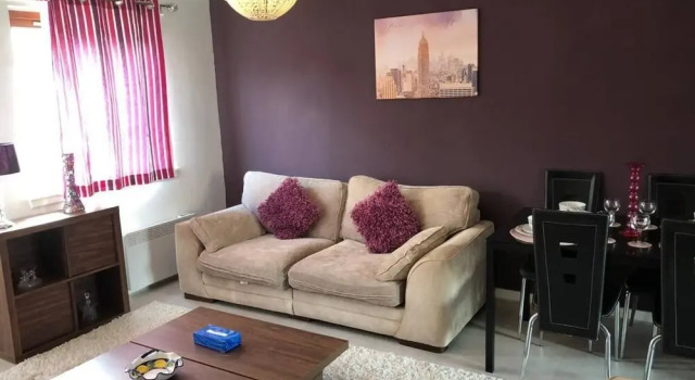 Stunning 2-bed Serviced Selfcatering Apartment, Prenota Appartamento Edimburgo 
