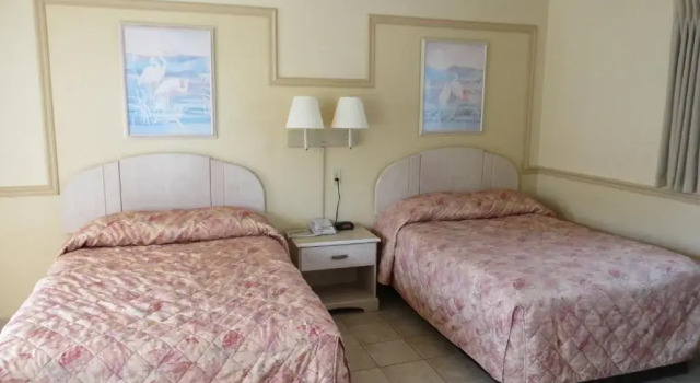 Четырёхместный номер Standard Sand Castle Motel