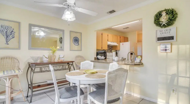 Апартаменты 5 Mi to Beaches: Seminole Retreat w/ Balcony