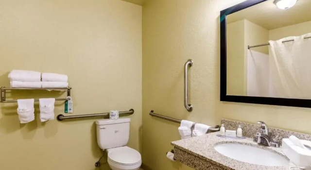Семейный номер Standard Cobblestone Inn & Suites-Kersey
