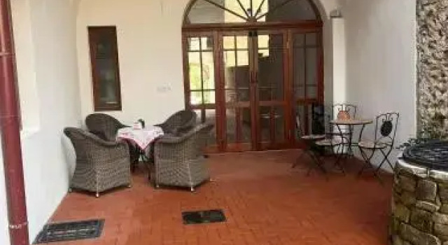 Spillenberg House, Rezerwuj Willa Hotele w Košický kraj z parkingiem, Parking