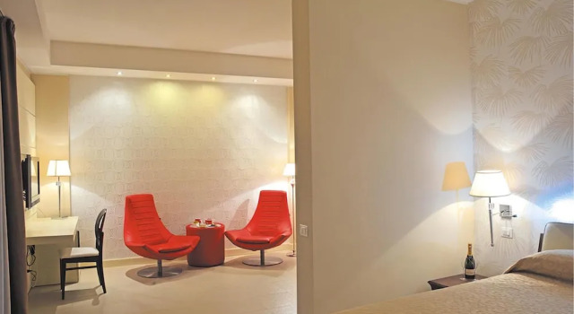 Полулюкс с балконом S Hotel