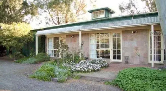 Holly Lane Mews, Rezerwuj Hotel Hotele w Yarra Valley z parkingiem, Parking