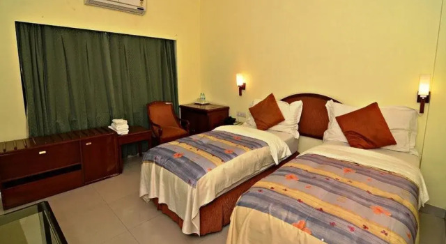 Hotel Highway; Tinsukia, Varaa Hotelli Hotellit ja majoitukset kohteessa Tinsukia, Hotelli