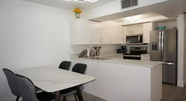 Апартаменты Bass & Sun Condominium 2/2 Bedroom