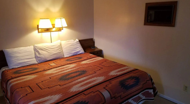 Lamplighter Lodge, Забронировать Отель Пангич Пангитч