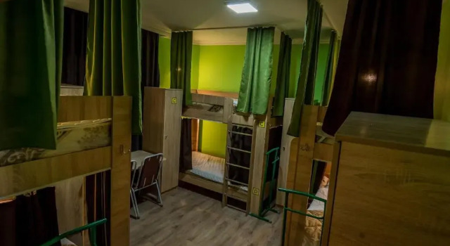 Lit en dortoir (dortoir masculin) DA Hostel Almaty