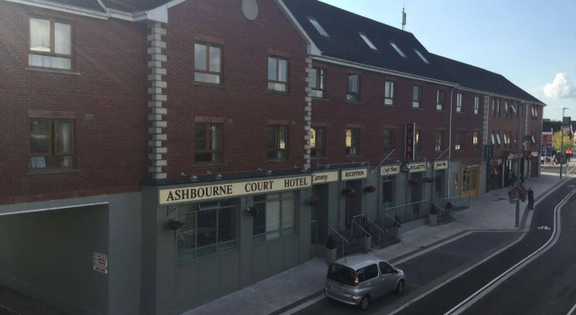 The Residents Hotel, Брондау Қонақ үй Ashbourne Meath