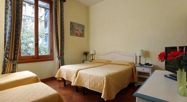 Четырёхместный номер Hotel Bologna