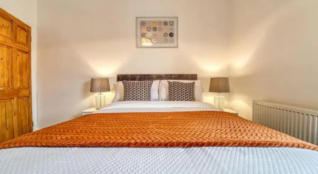 Коттедж Stylish 2 Bedroom House with Patio