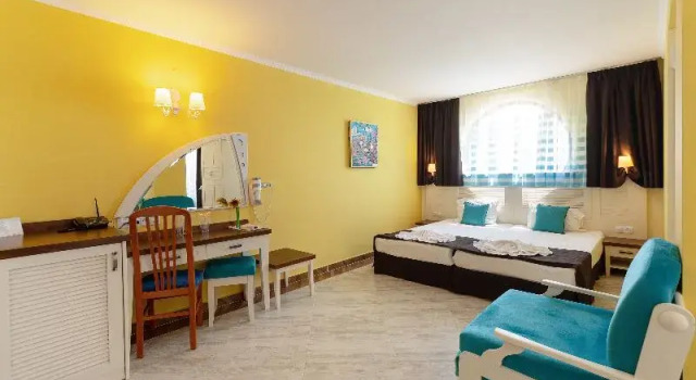 Трёхместный номер Standard с балконом Hotel Evridika