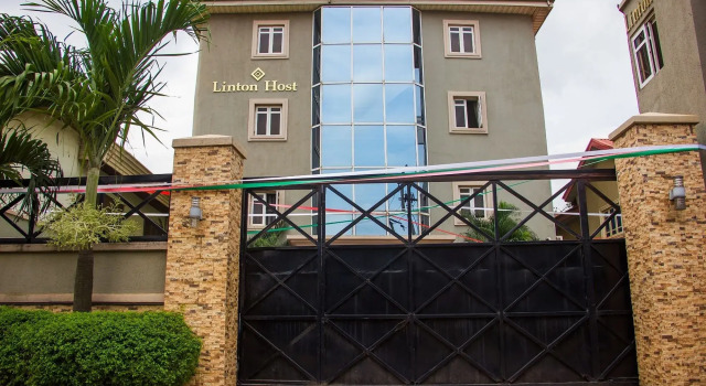 De' Bliss Hotel and Suites