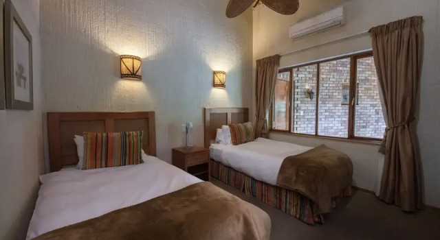 Kruger Park Lodge unit No. 277, Забронировать Дом для отпуска Отели Мпумаланга с парковкой, Парковка