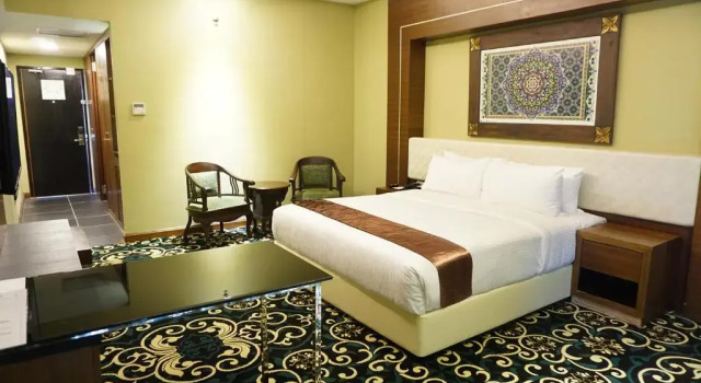 Двухместный номер Standard с видом на бассейн Mudzaffar Hotel