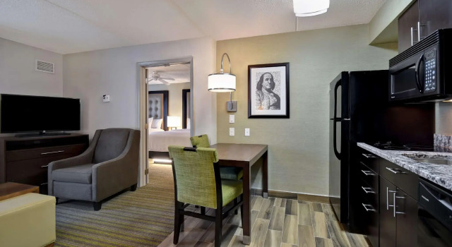 Четырёхместный номер Standard с 2 комнатами Homewood Suites by Hilton Philadelphia Great Valley