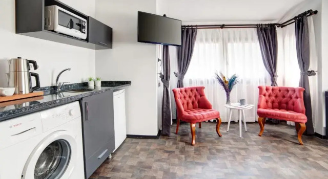 Четырёхместный номер Standard Lime Garden Hotel