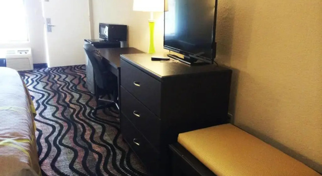 Номер Standard Super 8 by Wyndham Lakeland