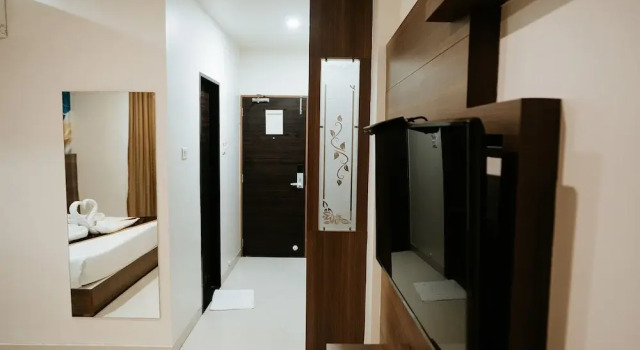 Номер Deluxe Daksh The Madhuvan Suites Dwarka