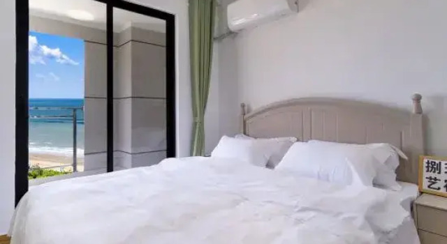 Семейный люкс с красивым видом из окна Nanhai Mingzhu Sea View Resort Homestay