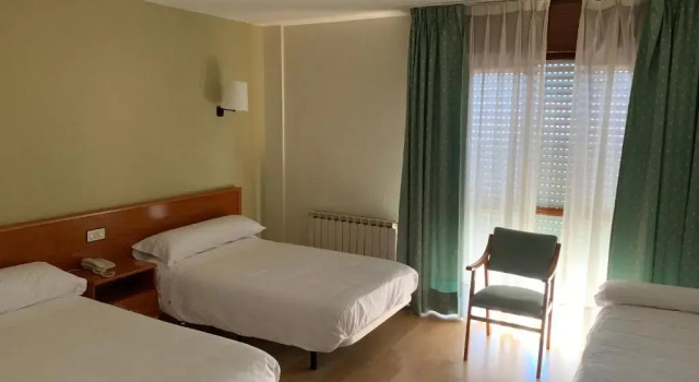 Трёхместный номер Standard Hotel Arcea Villaviciosa