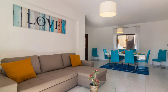Casa Galé 600m from the beach, Book Hotel Hoteller i Galé med pool, Swimmingpool